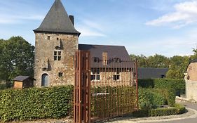 Les Confidences De Messire Sanglier, Stylished Guest Houses